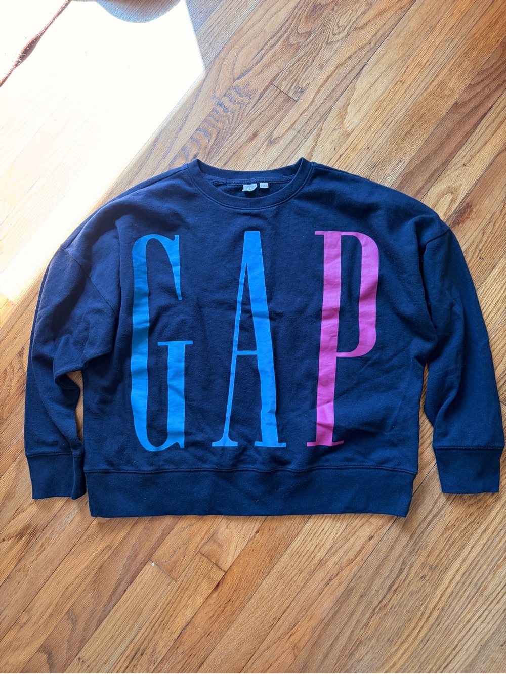 GAP omens large Crewneck Sweatshirt with Blue & Pink Logo